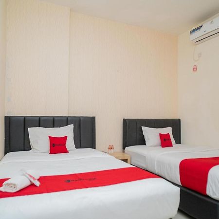 Reddoorz Near Flyover Arjosari 말랑 외부 사진