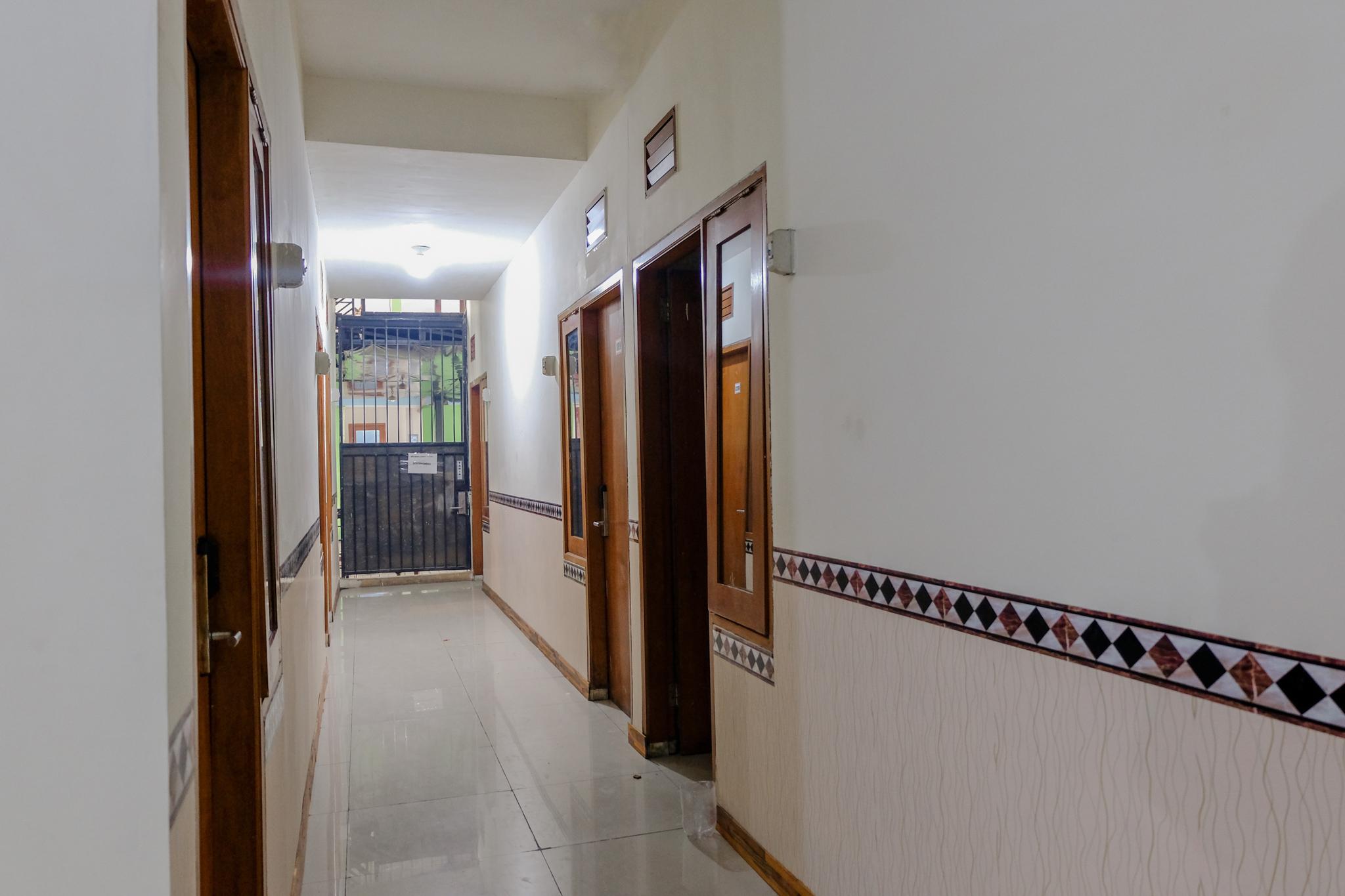 Reddoorz Near Flyover Arjosari 말랑 외부 사진