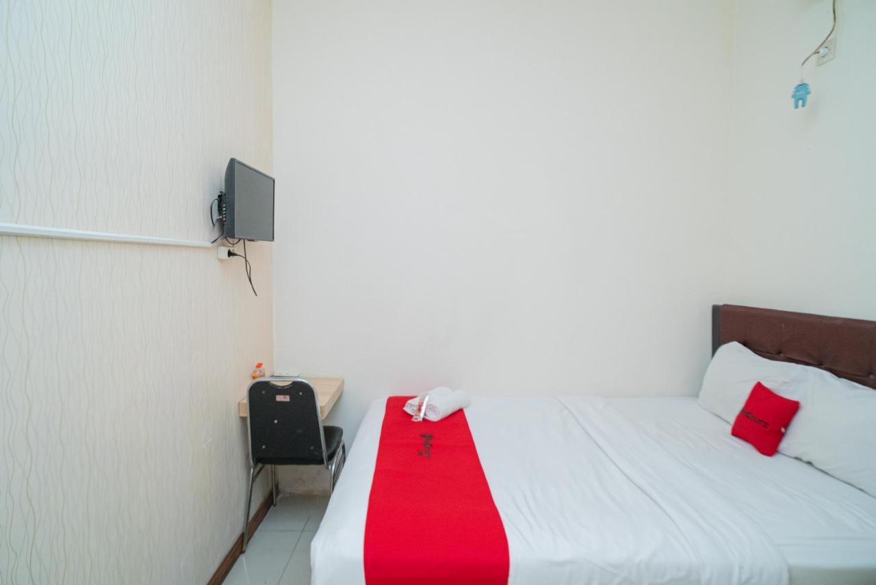 Reddoorz Near Flyover Arjosari 말랑 외부 사진