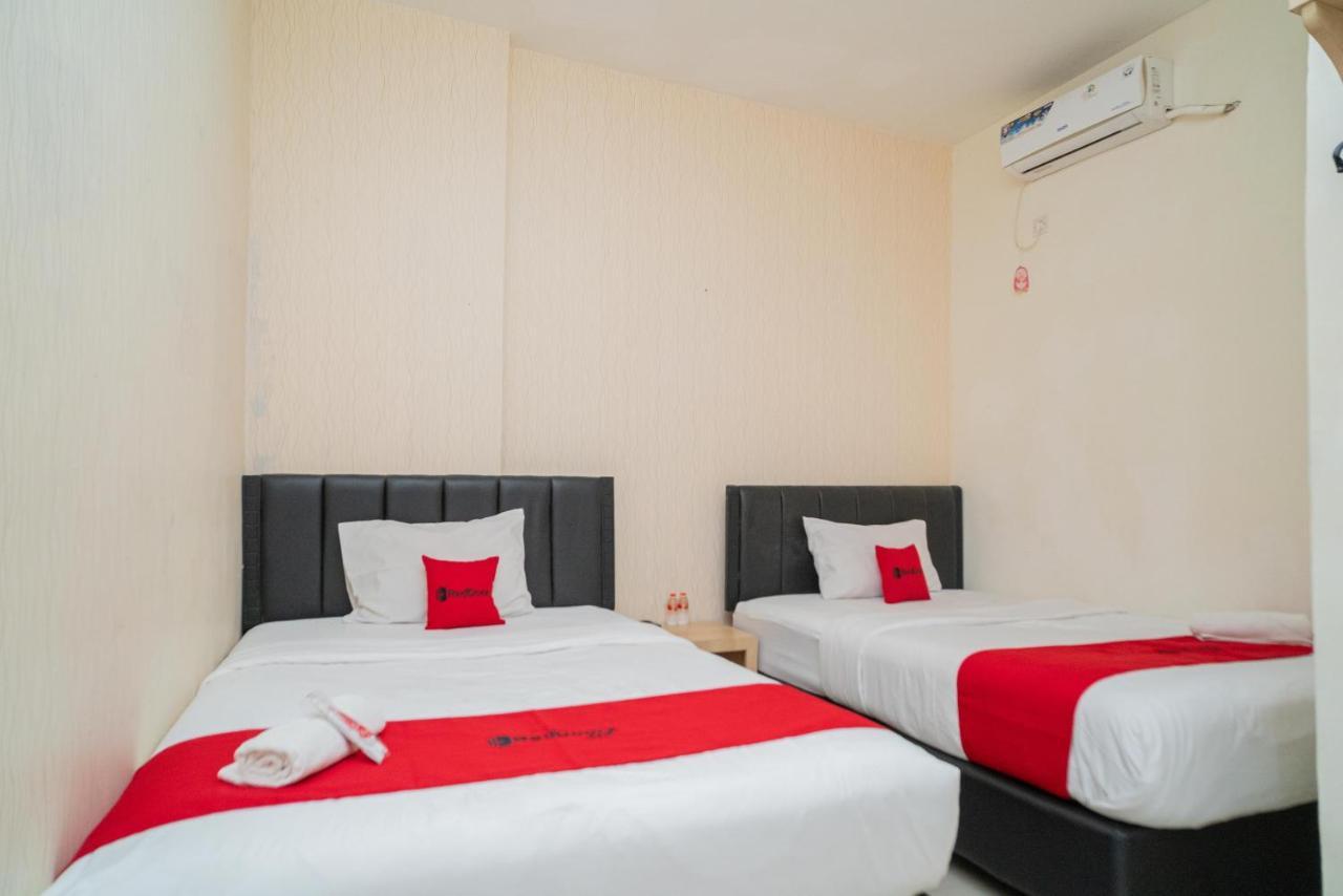 Reddoorz Near Flyover Arjosari 말랑 외부 사진