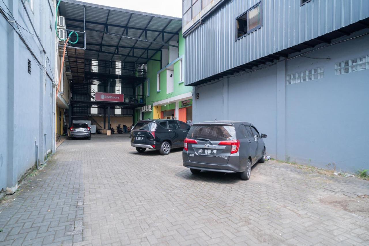 Reddoorz Near Flyover Arjosari 말랑 외부 사진
