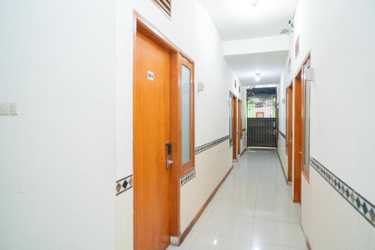 Reddoorz Near Flyover Arjosari 말랑 외부 사진