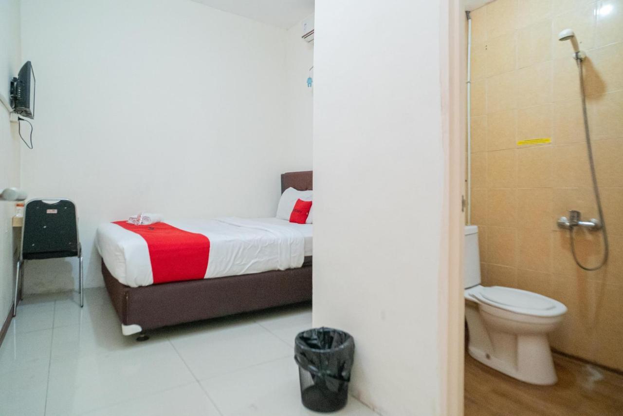 Reddoorz Near Flyover Arjosari 말랑 외부 사진